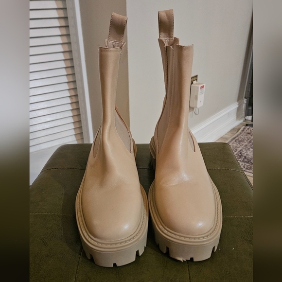 ZARA Leather Lug Sole Ankle Boots With elastic side panels. Tan. Size US 6.5 main image 11